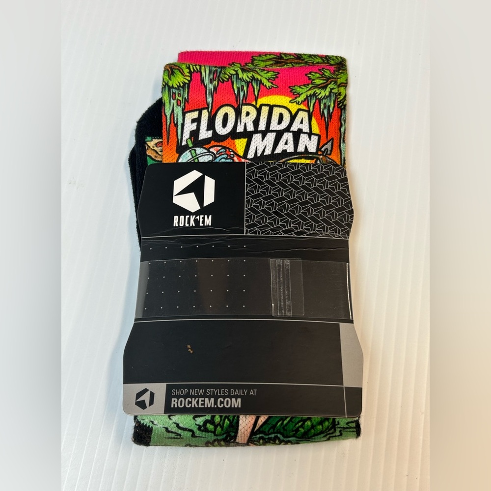 Rock Em Florida Man Funny Novelty Socks Hillbilly Alligator Racoon NWT